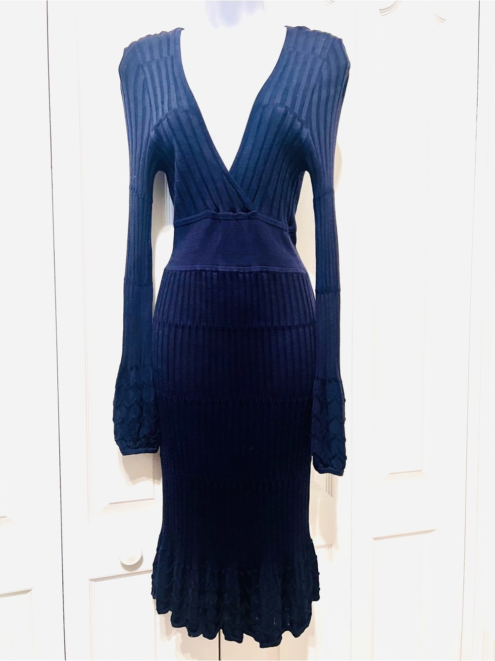 Moda International Navy Ribbed V-Neck Long Sleeve Medium Midi Dress-Puffy Sleeve